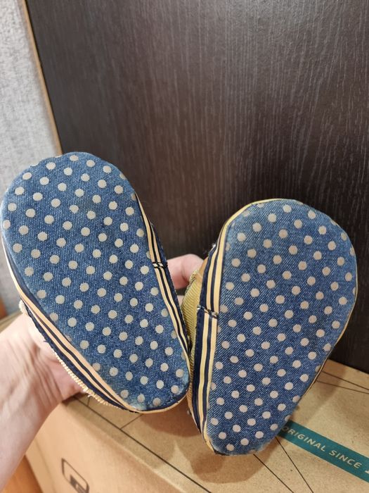Продам обувь на малышей.