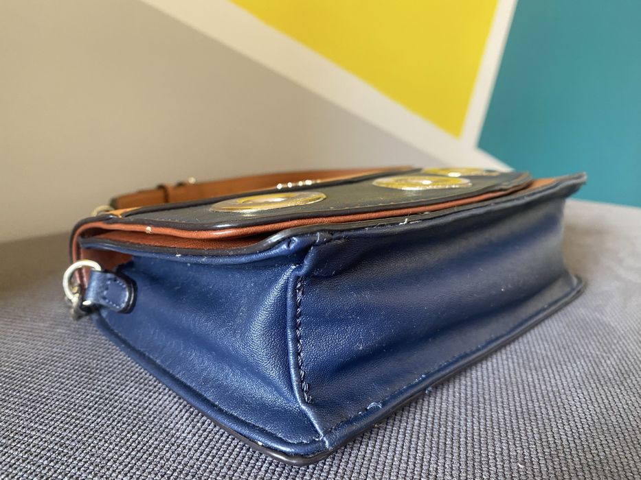 Кожена чанта Guess