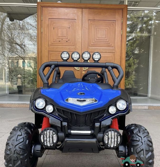 Продам детскую машину большую.