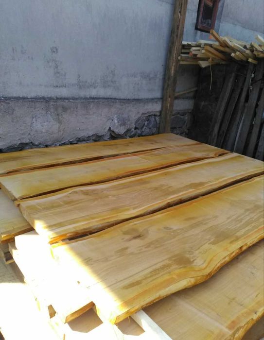 Scândura de stejar si cireş in conditii foarte bune