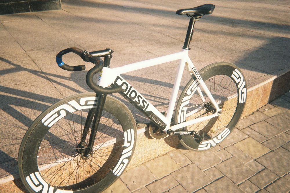 Colossi fixed gear