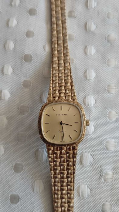 Елегантен дамски часовник Бухерер