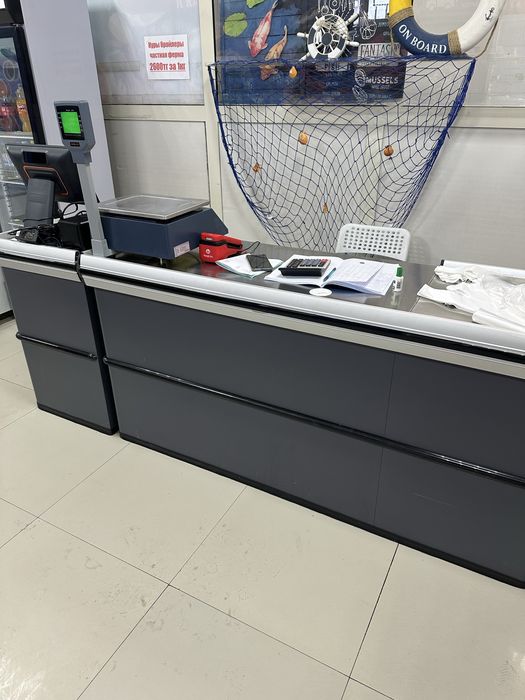 Продаю стол прилавоки весы