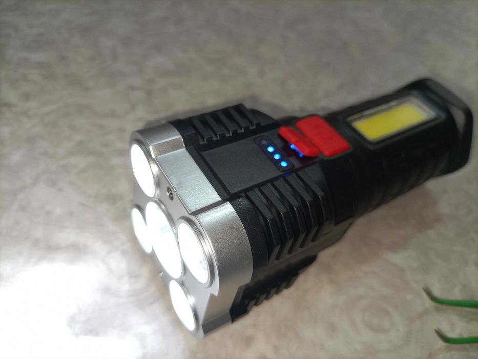 Акумулаторно мощно фенерче