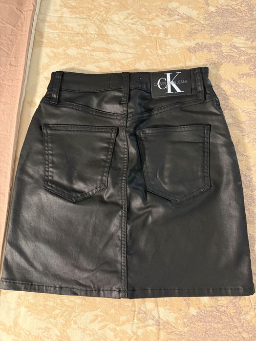 Пола Calvin Klein