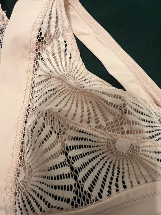 Bustiera reglabila, dantelata , bej, de la Etam