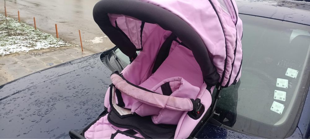 Детска количка CARRERA в светлорозово