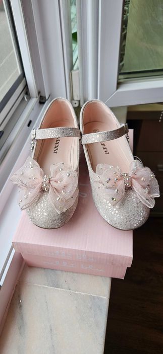 Pantofi eleganti pentru fete