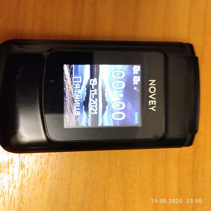 Телефон  Novey A 80 R