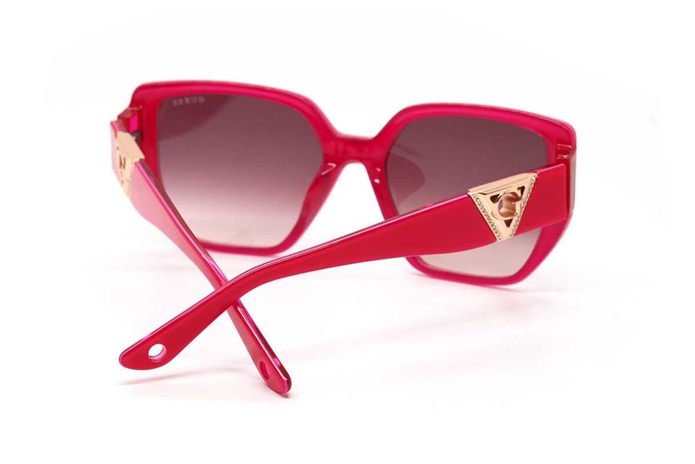 Оригинални дамски слънчеви очила Guess -59%