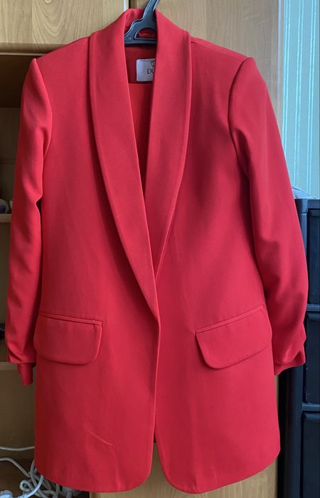 Продаю пиджачек женский