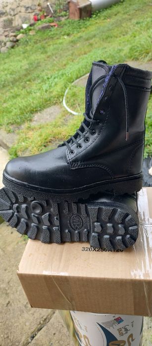 Bocanci militari și pantofi din piele naturala