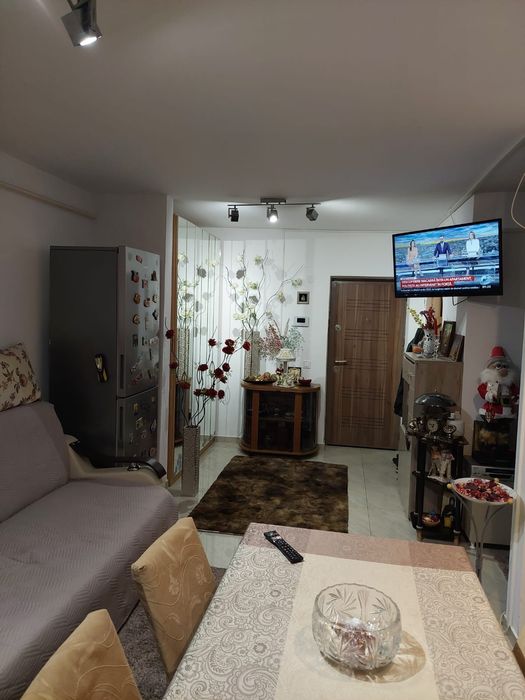 Vând apartament-constructie 2020, 2 camere-aprox.54 mp., vis-a-vis de Han Craiovita. Parțial - mobilat, zona foarte buna.Preț negociabil 120.000 euro