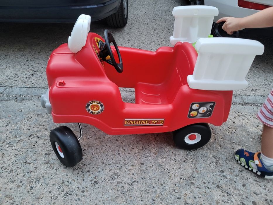Little tikes masina de pompieri cu furtun de stropit