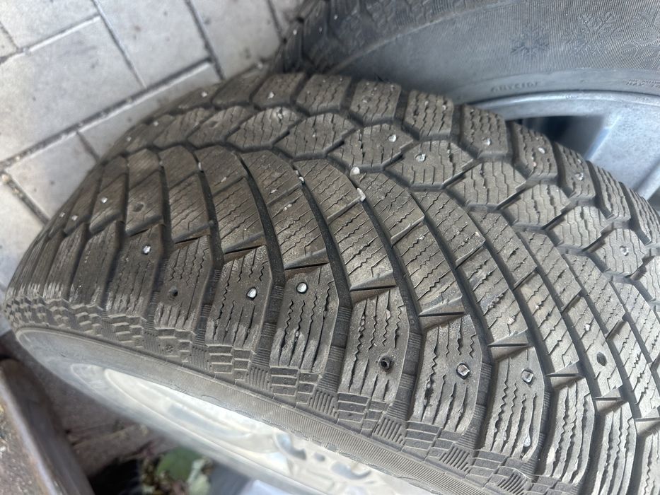 Шины зимние шипованные с дисками