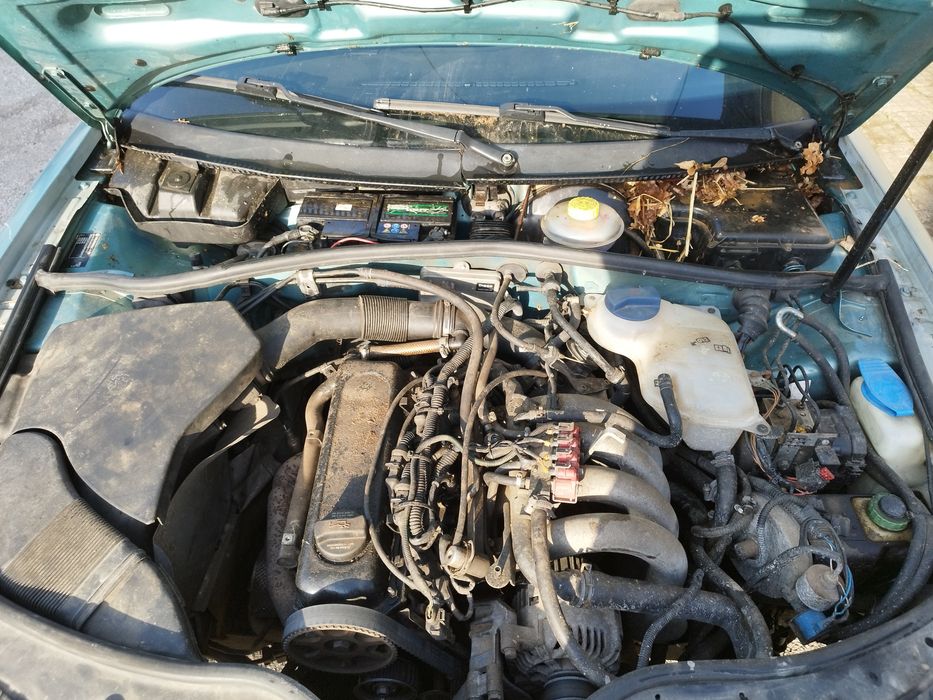 Продавам Пасат Б 5 1.6 101 На части