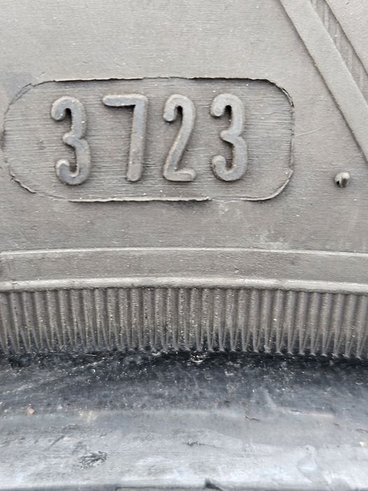 Vând 2 anvelope iarna 205/50/17 205/50r17 GOODYEAR