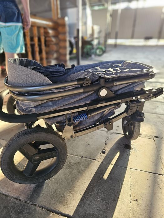 Продам Коляску-качалку 3 в 1