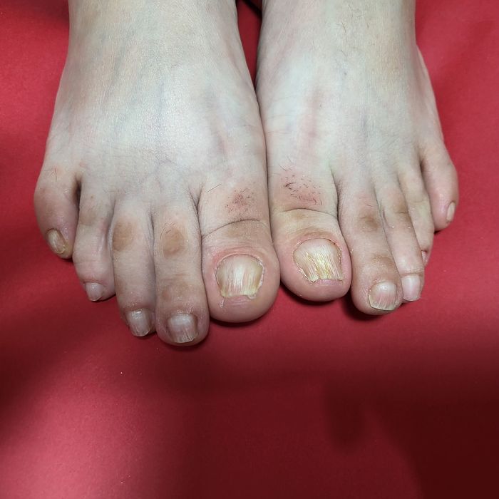 Iti doresti o manichiura si o pedichiura contacteaza ma