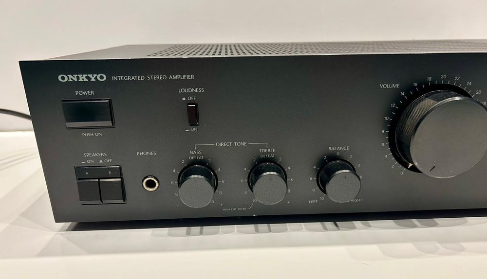 Vand amplificator Onkyo A-8220