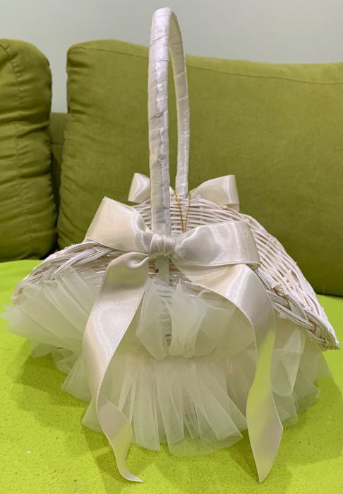 Продавам кошничка за ботуниери