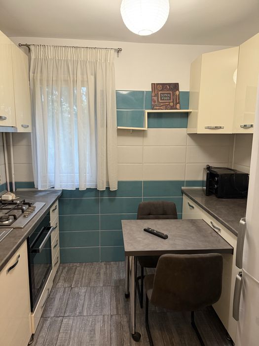 Inchiriere apartament 2 camere decomandat