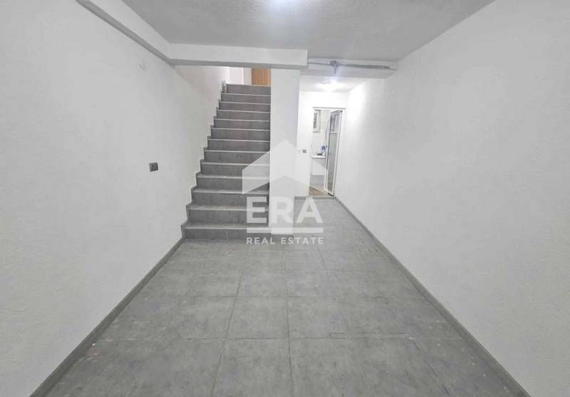 Дава се под наем Магазин в Кърджали, Възрожденци - 80 кв.м за 448.8 € - Снимка #2