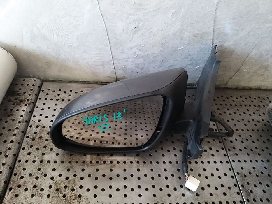 Oglinda electrica stanga toyota yaris 3 p13 6402200