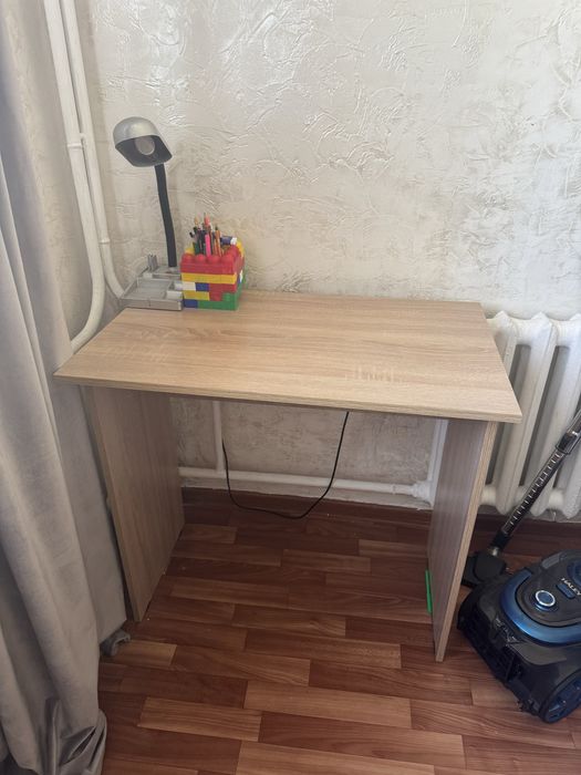 Продам стол письменный