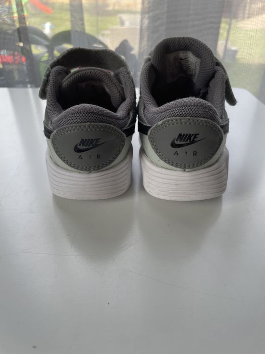 Маратонки Nike 27 номер