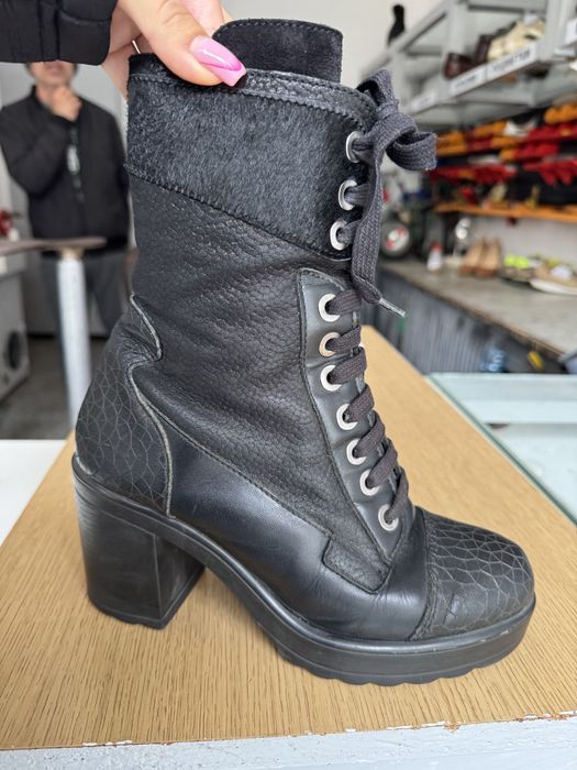 Дамски ботуши  на ток