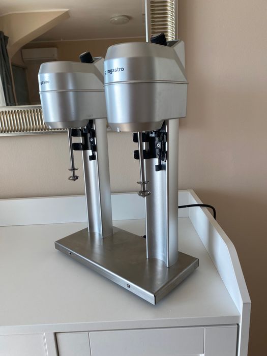 Шпинделен миксер - с 2 бъркалки - 600 вата