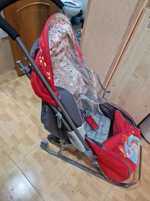 Зимние санки в очень хорошем состоянии