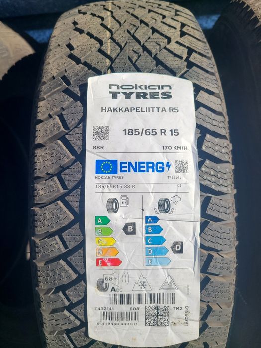 Зимние  шины nokian на 14