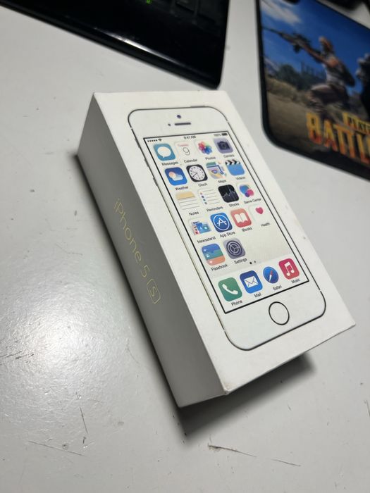 iPhone 5S 16gb с коробкой