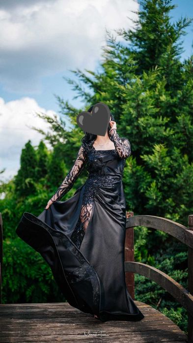 Rochița făcută la comandă XS-S. A costat 2800 lei, o vând la jumătate.