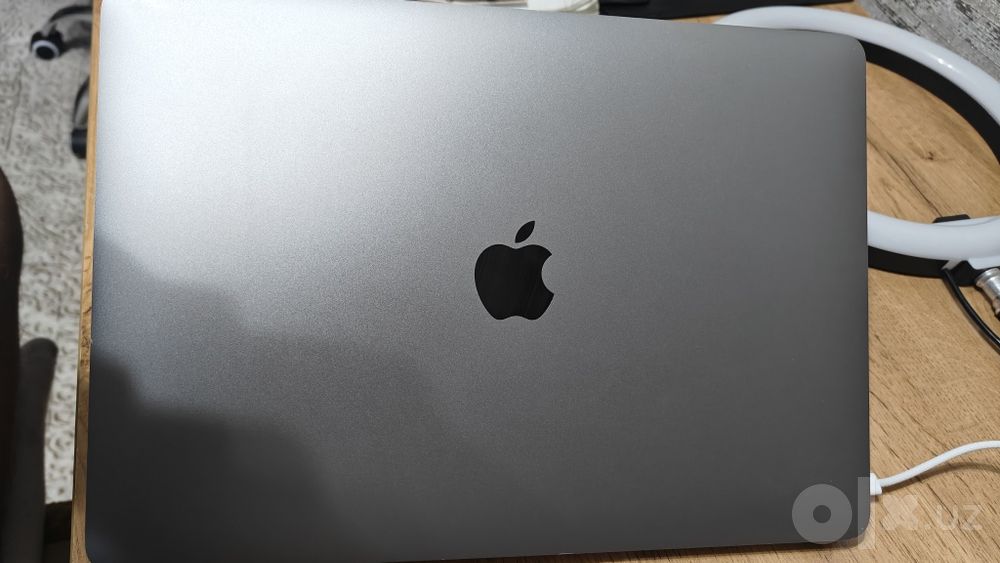 MacBook Air M1 8/256 ideal