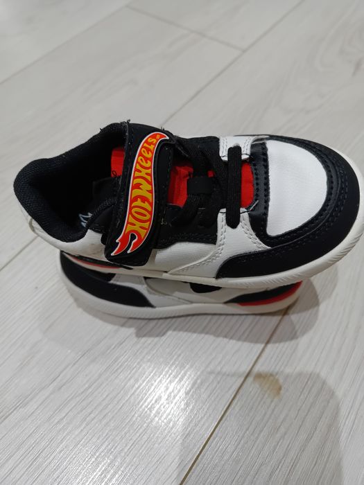 Adidași copii hot wheels Zara