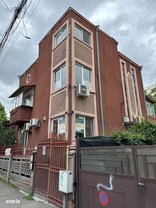 Apartament in vila interbelica, curte, strada linistita Tineretului