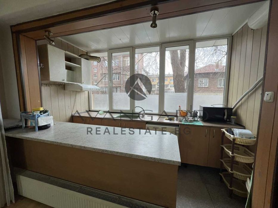 Продава се Многостаен апартамент в Пловдив, Кючук Париж - 90 кв.м за 1474 €/кв.м - Снимка #1