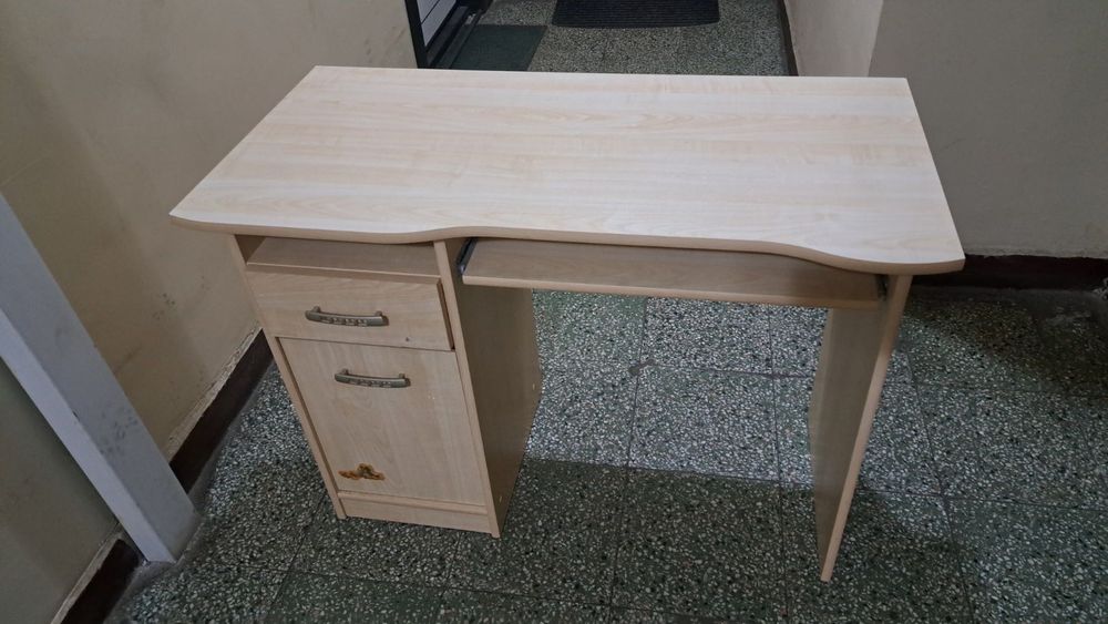 Бюро за детска стая