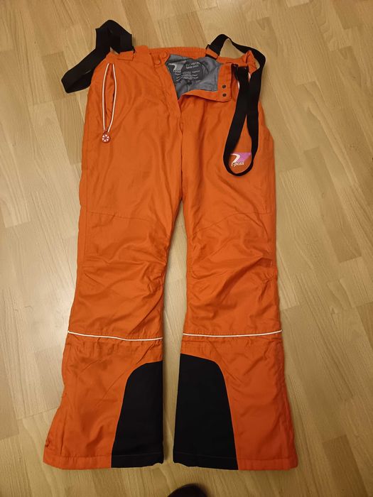 Costum de ski, impermeabil si anti vant