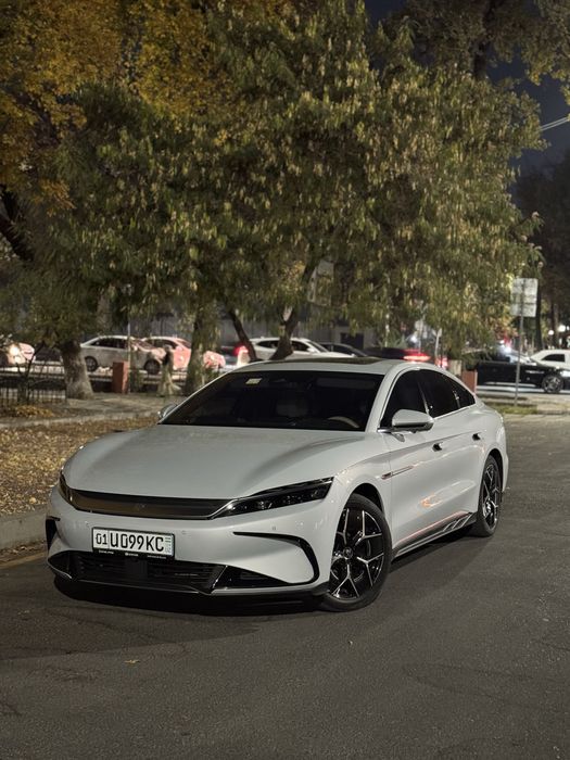 Byd Han 715 Flagship