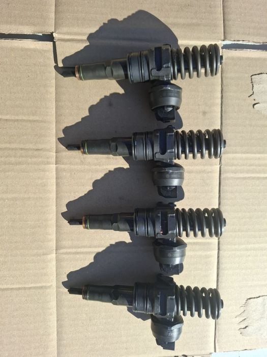 Set injectoare Wolswagen Touran 1.9 BKC 105 CP Cod 038 130 073 AG
