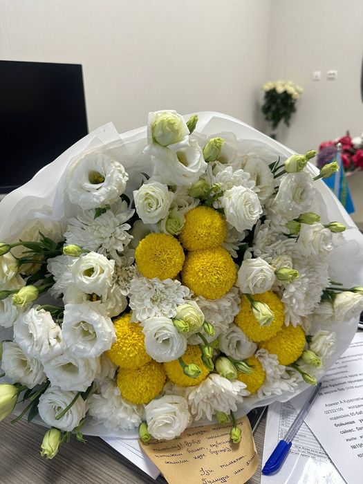 Букет пышный свежий