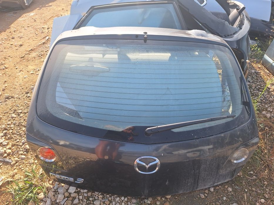 Задно  стъкло - стъкло багажник Mazda 3 hatchback / Мазда 3 хечбек 2008г.
