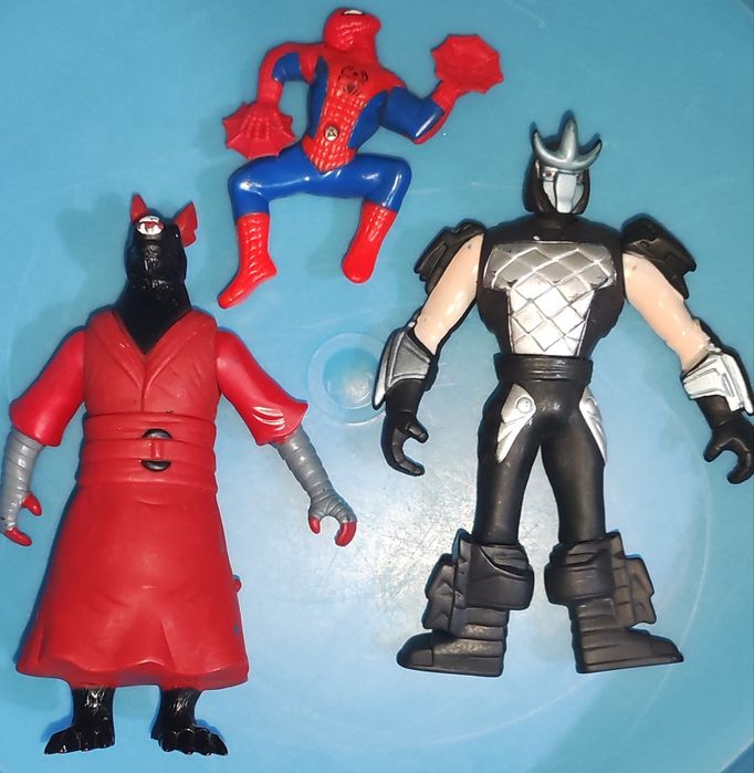 Игрушки фигурки фирменные киногероев, Человек паук. Машинки, грузовик