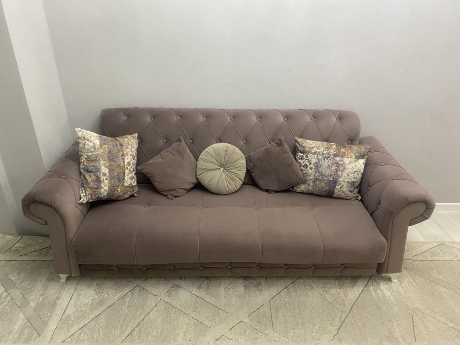 Продам дорогой диван