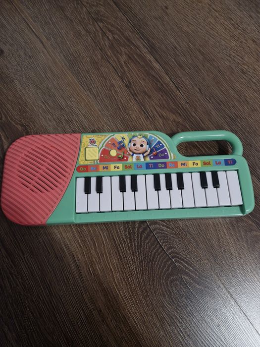 Lot jucării bebe