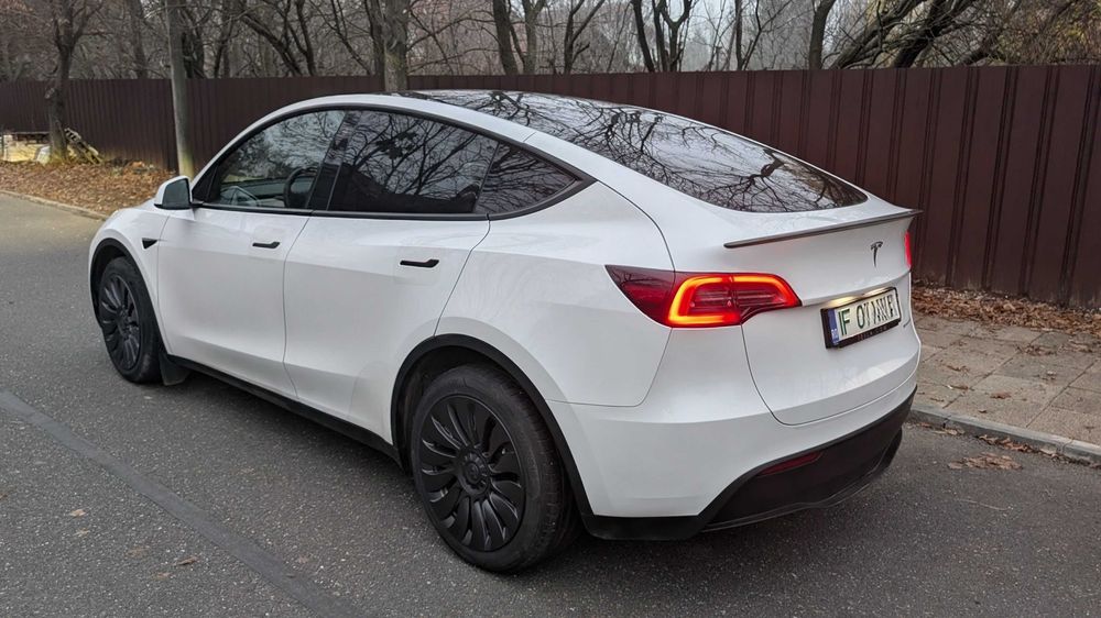 Tesla Model Y 2023 Dual Motor • Acceleration Boost • Pompa de caldura